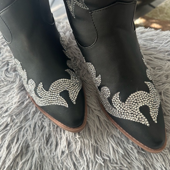 Stylish Black and Silver Studded Ankle Boots - Picture 1 of 4